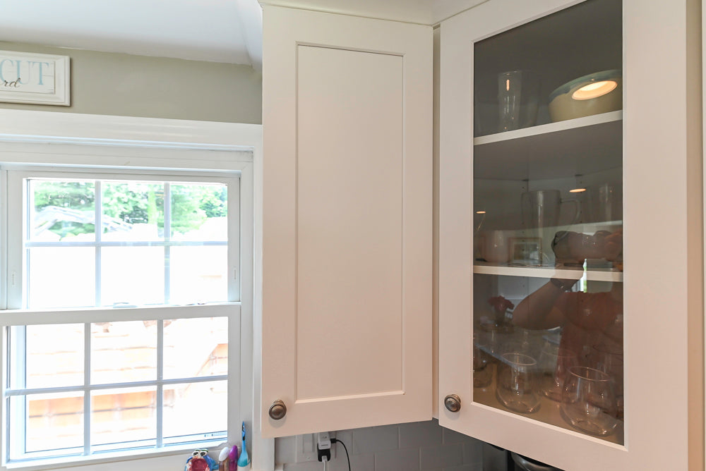 Cozy Charm: Traditional White Kitchen with Island & Appliance Package