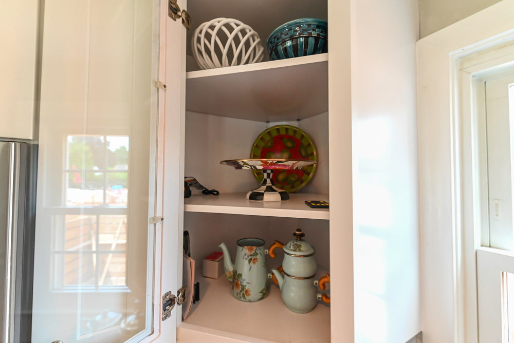 Cozy Charm: Traditional White Kitchen with Island & Appliance Package