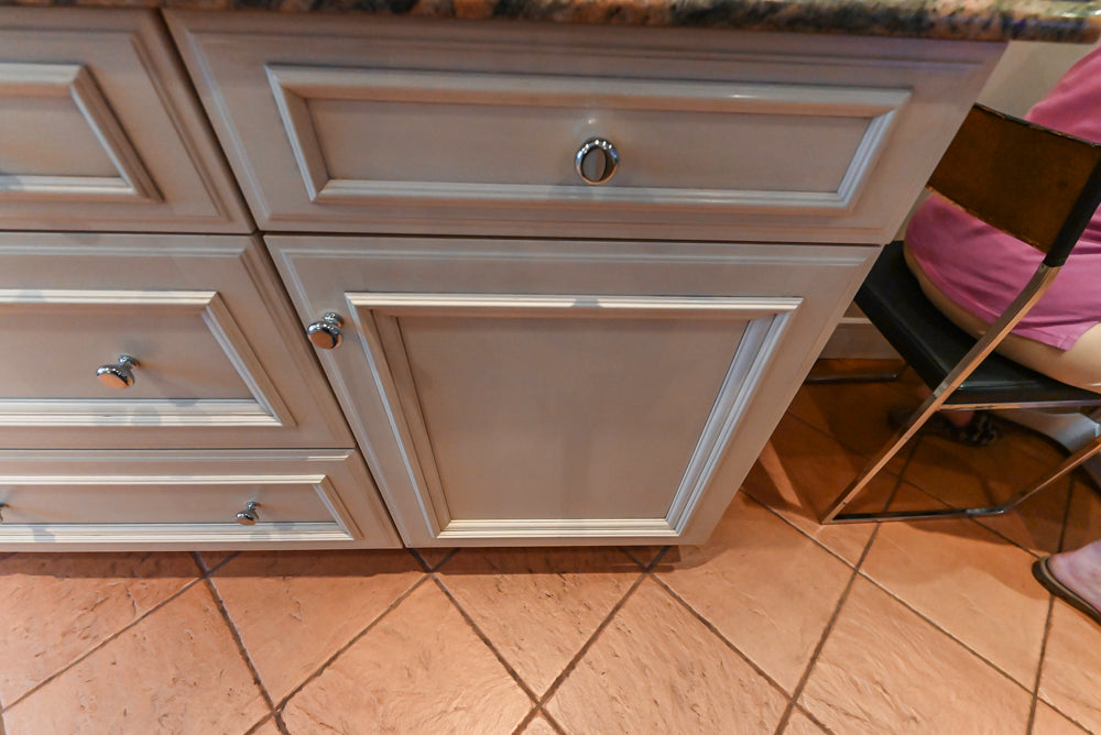 Wood-Mode Wonder: Traditional Light Cream Kitchen with Granite Countertops