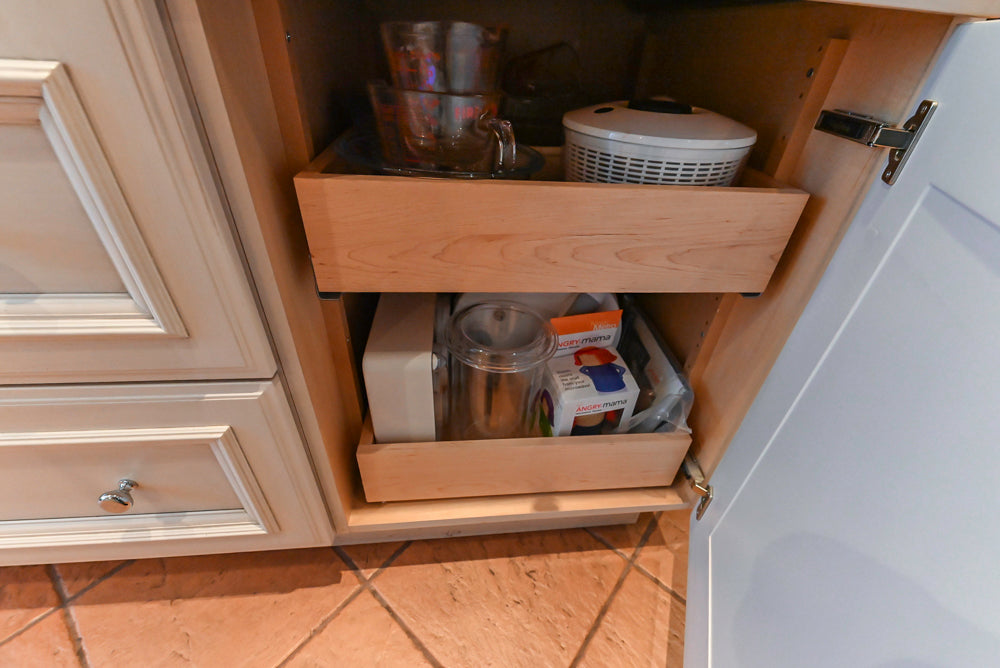 Wood-Mode Wonder: Traditional Light Cream Kitchen with Granite Countertops