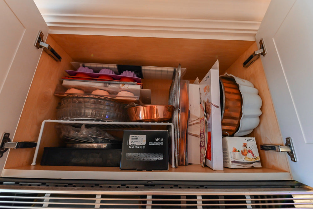 Wood-Mode Wonder: Traditional Light Cream Kitchen with Granite Countertops