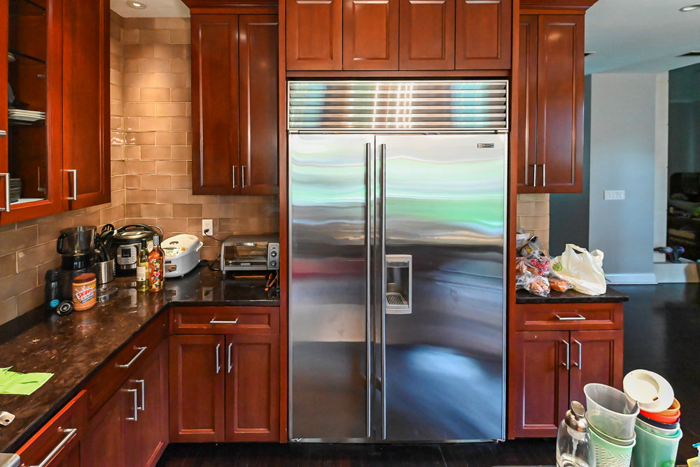 Stylish Dark Wooden Transitional Pre-Owned Kitchen with Appliances and Dark Granite Island