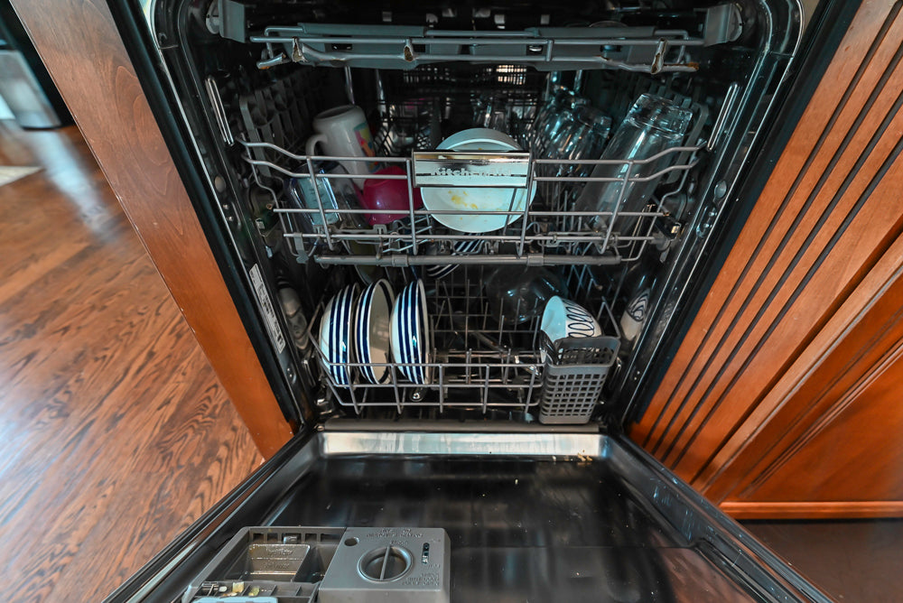 Oh My Omega: Traditional White Kitchen with Pantry, Desk Area & Appliances