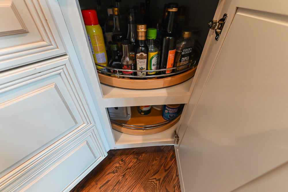 Oh My Omega: Traditional White Kitchen with Pantry, Desk Area & Appliances
