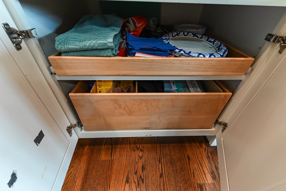 Oh My Omega: Traditional White Kitchen with Pantry, Desk Area & Appliances
