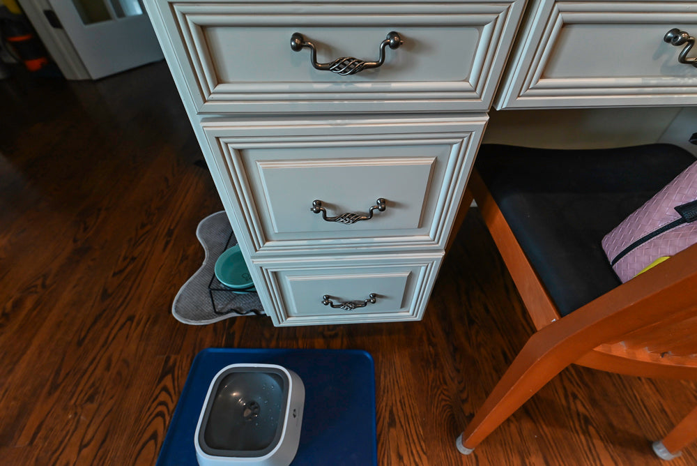Oh My Omega: Traditional White Kitchen with Pantry, Desk Area & Appliances