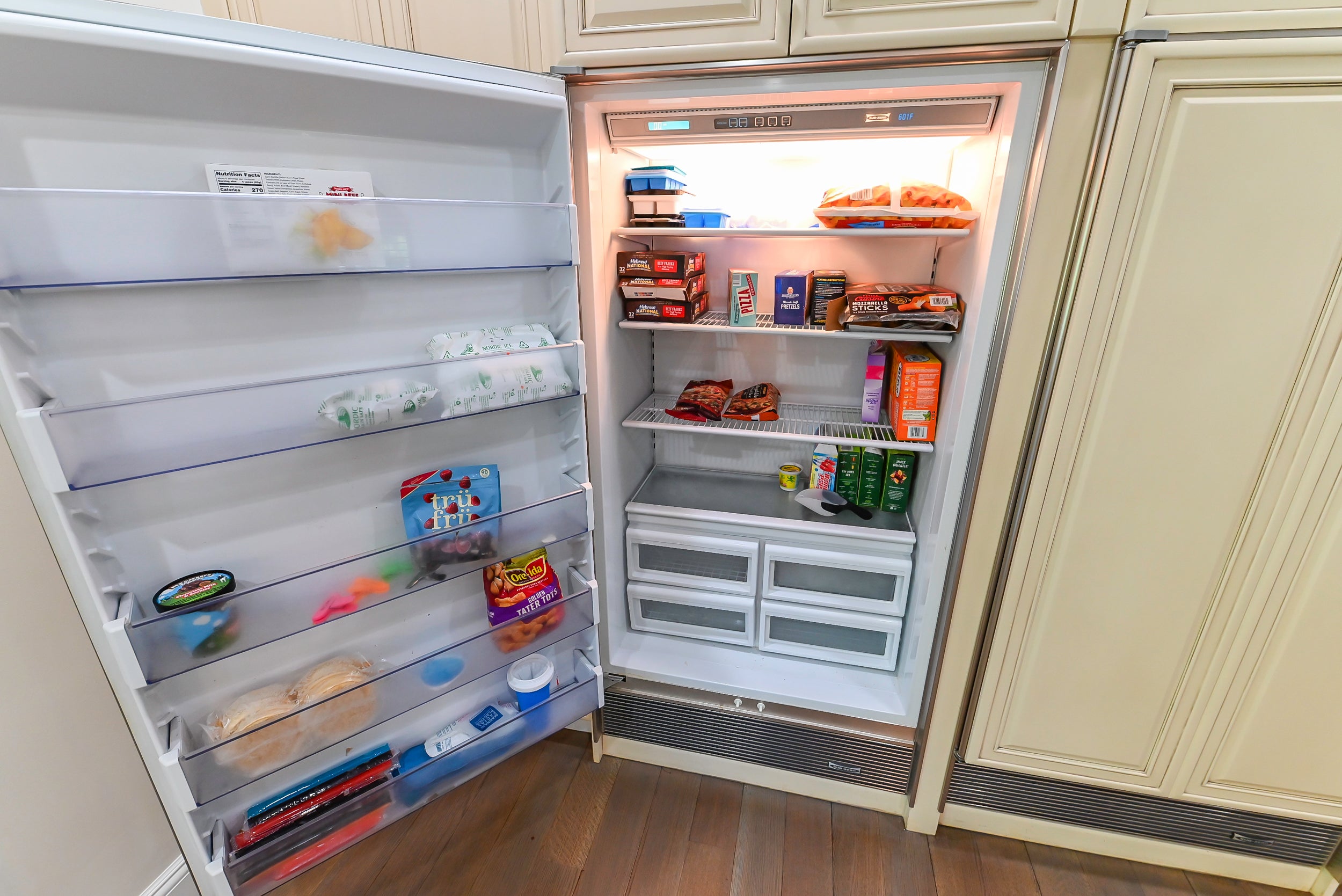 Brookhaven Beauty: Traditional Cream Kitchen with Island & Appliances