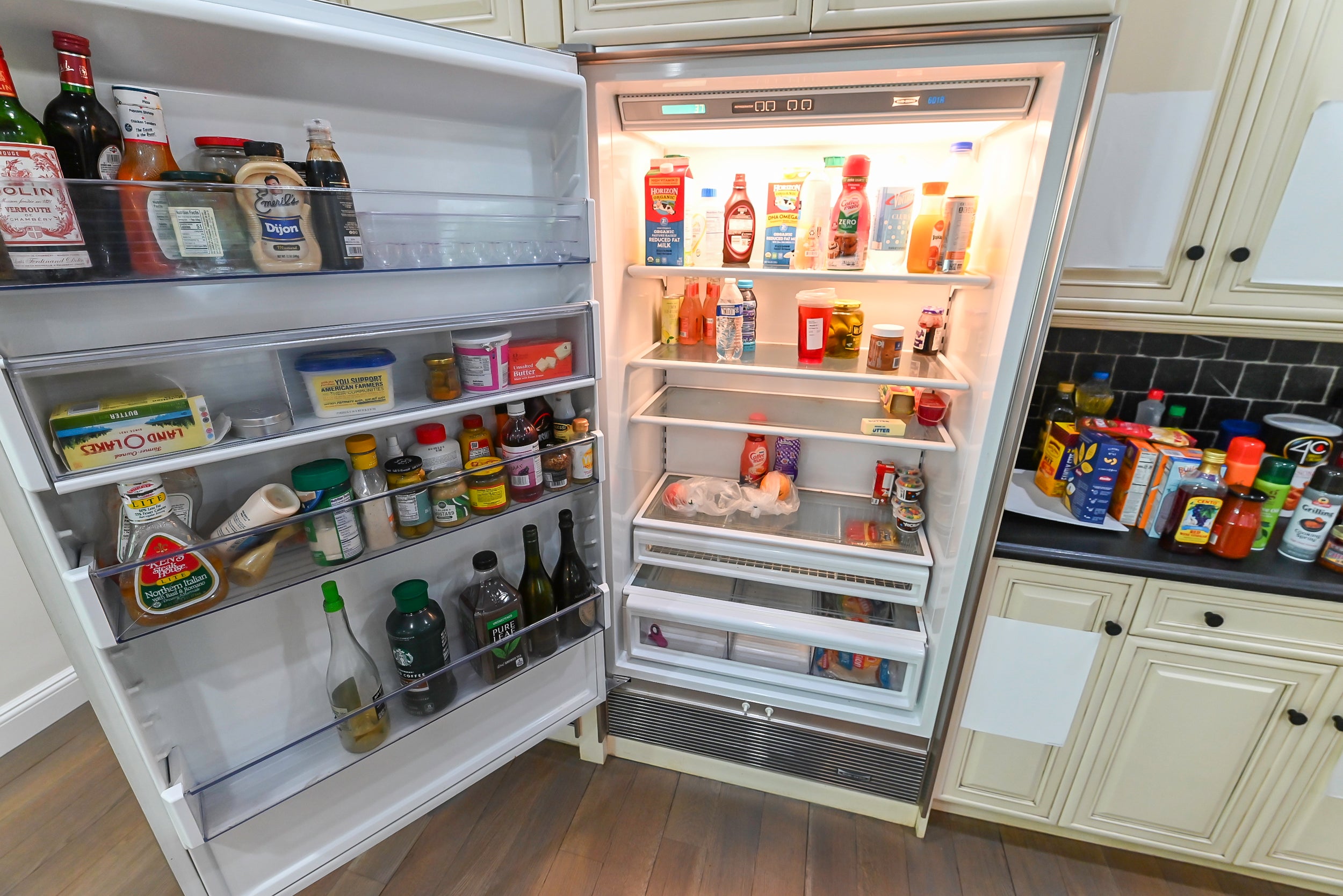 Brookhaven Beauty: Traditional Cream Kitchen with Island & Appliances