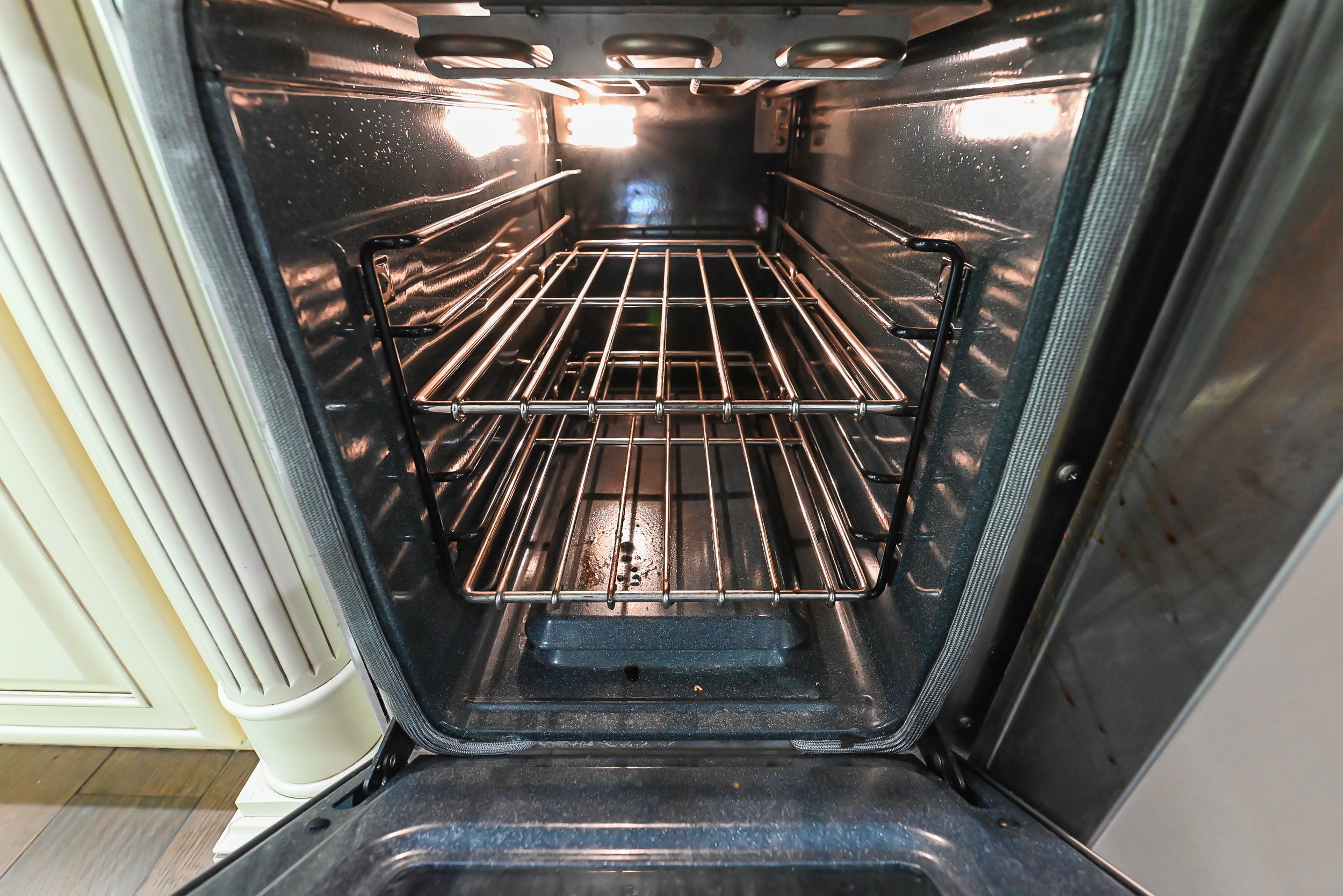 Brookhaven Beauty: Traditional Cream Kitchen with Island & Appliances