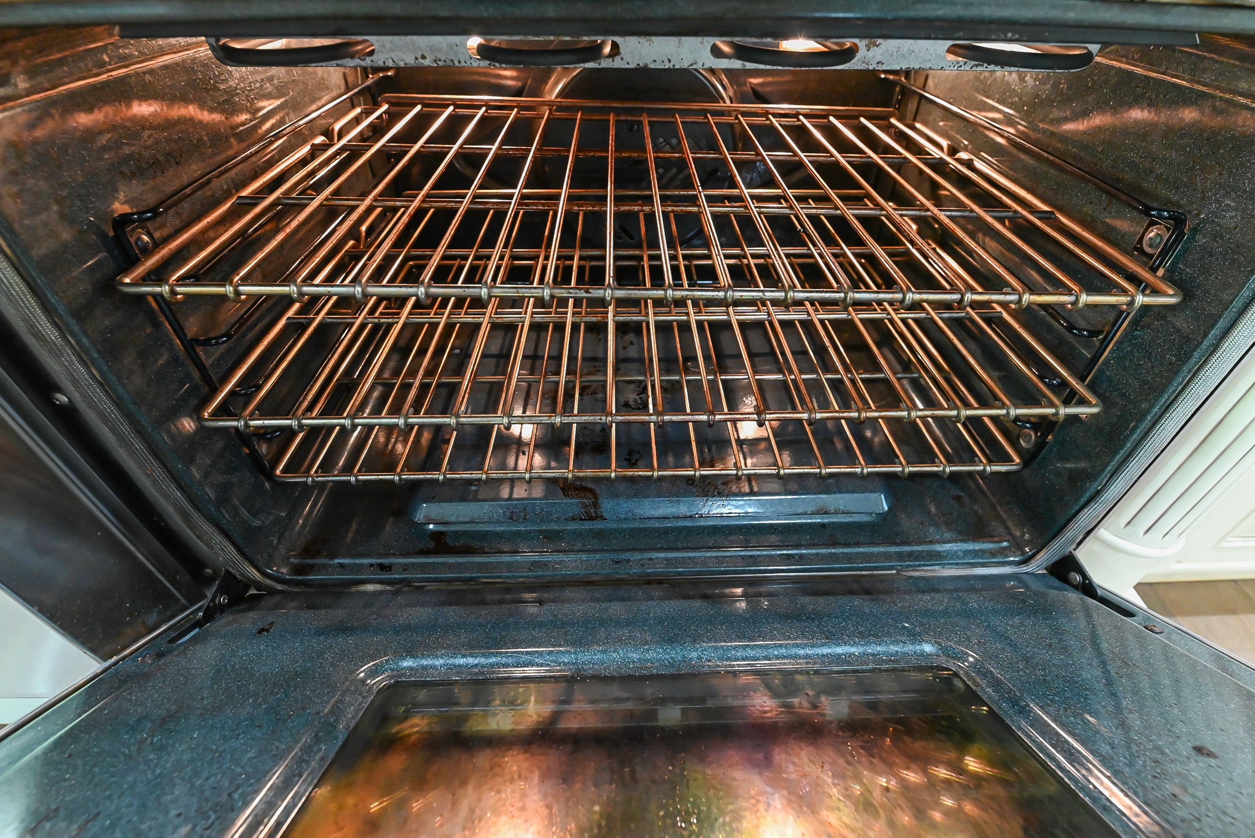 Brookhaven Beauty: Traditional Cream Kitchen with Island & Appliances