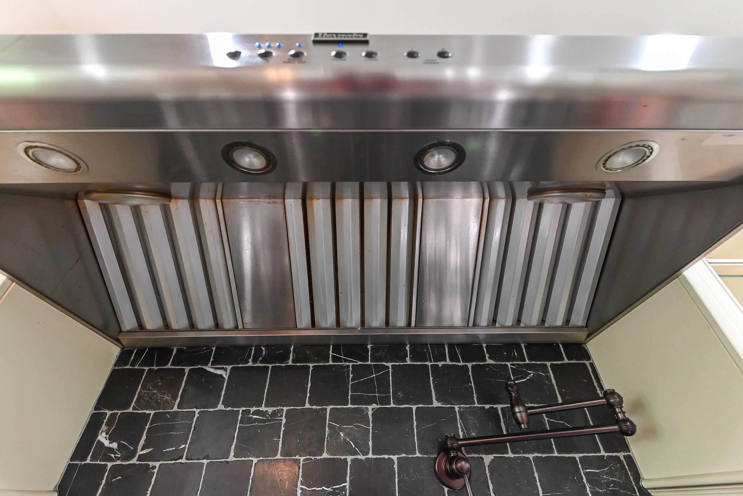 Brookhaven Beauty: Traditional Cream Kitchen with Island & Appliances