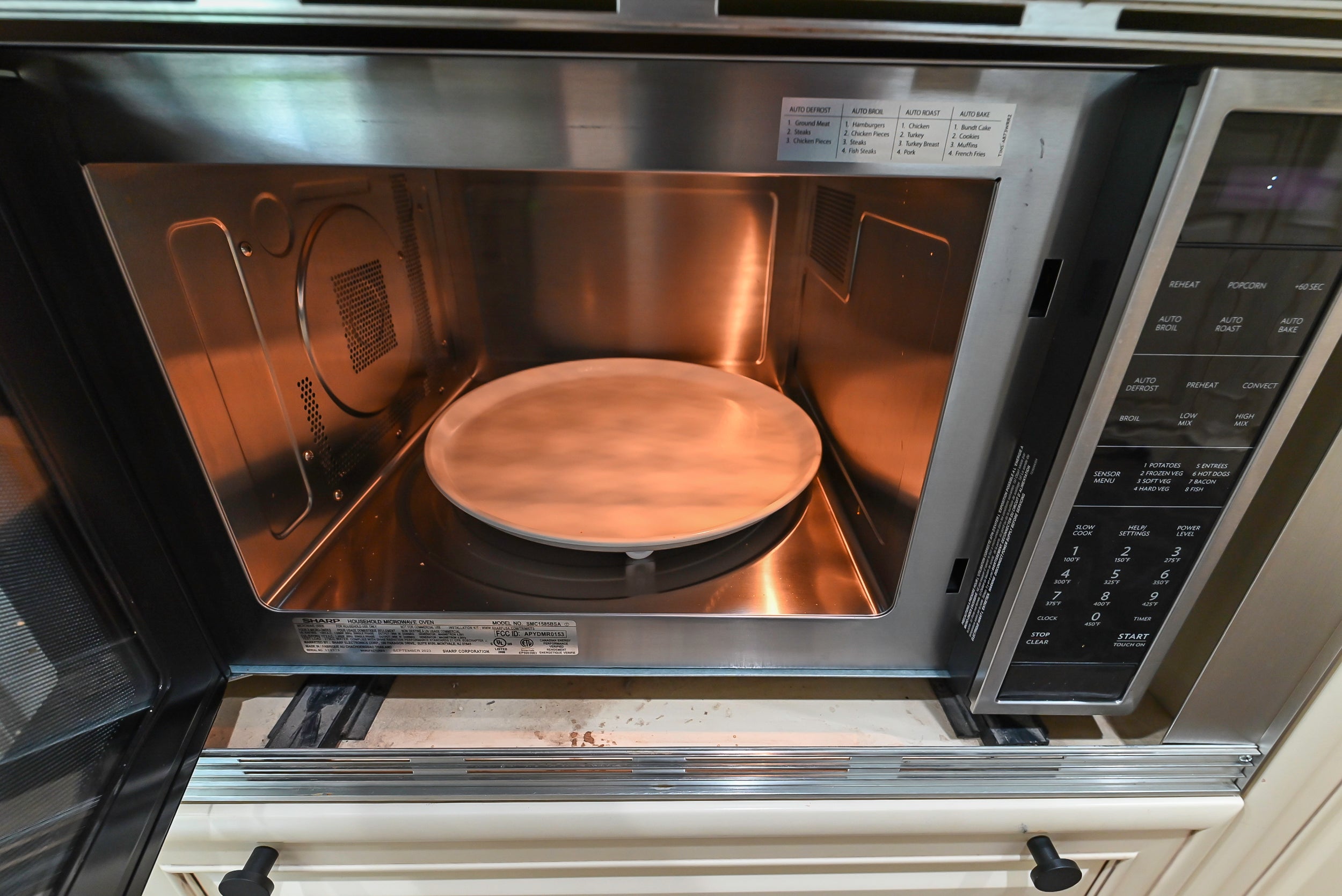 Brookhaven Beauty: Traditional Cream Kitchen with Island & Appliances