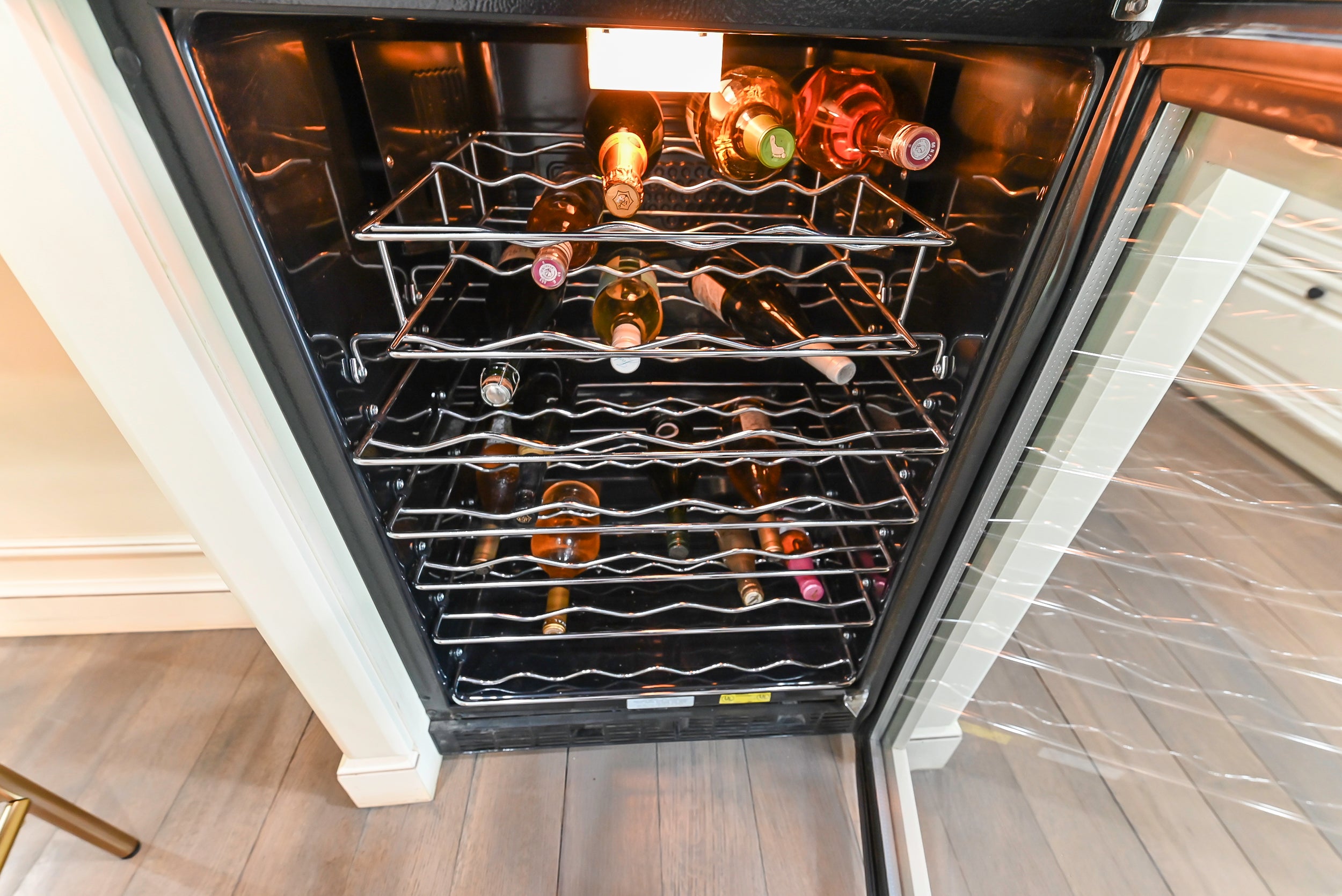 Brookhaven Beauty: Traditional Cream Kitchen with Island & Appliances