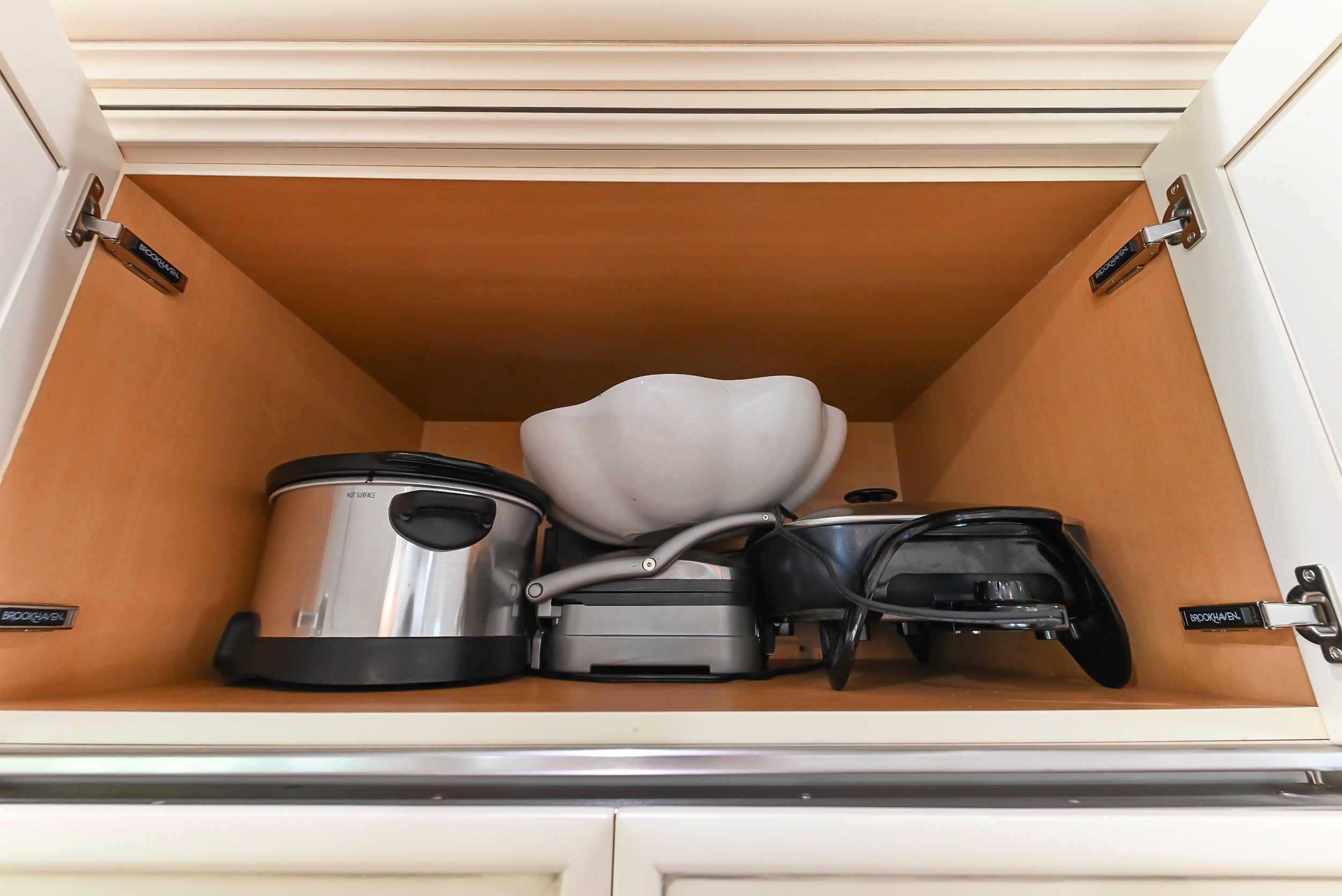 Brookhaven Beauty: Traditional Cream Kitchen with Island & Appliances