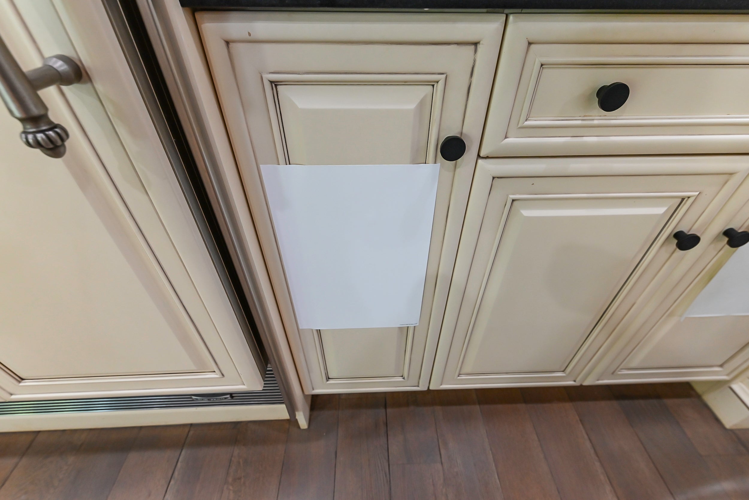 Brookhaven Beauty: Traditional Cream Kitchen with Island & Appliances