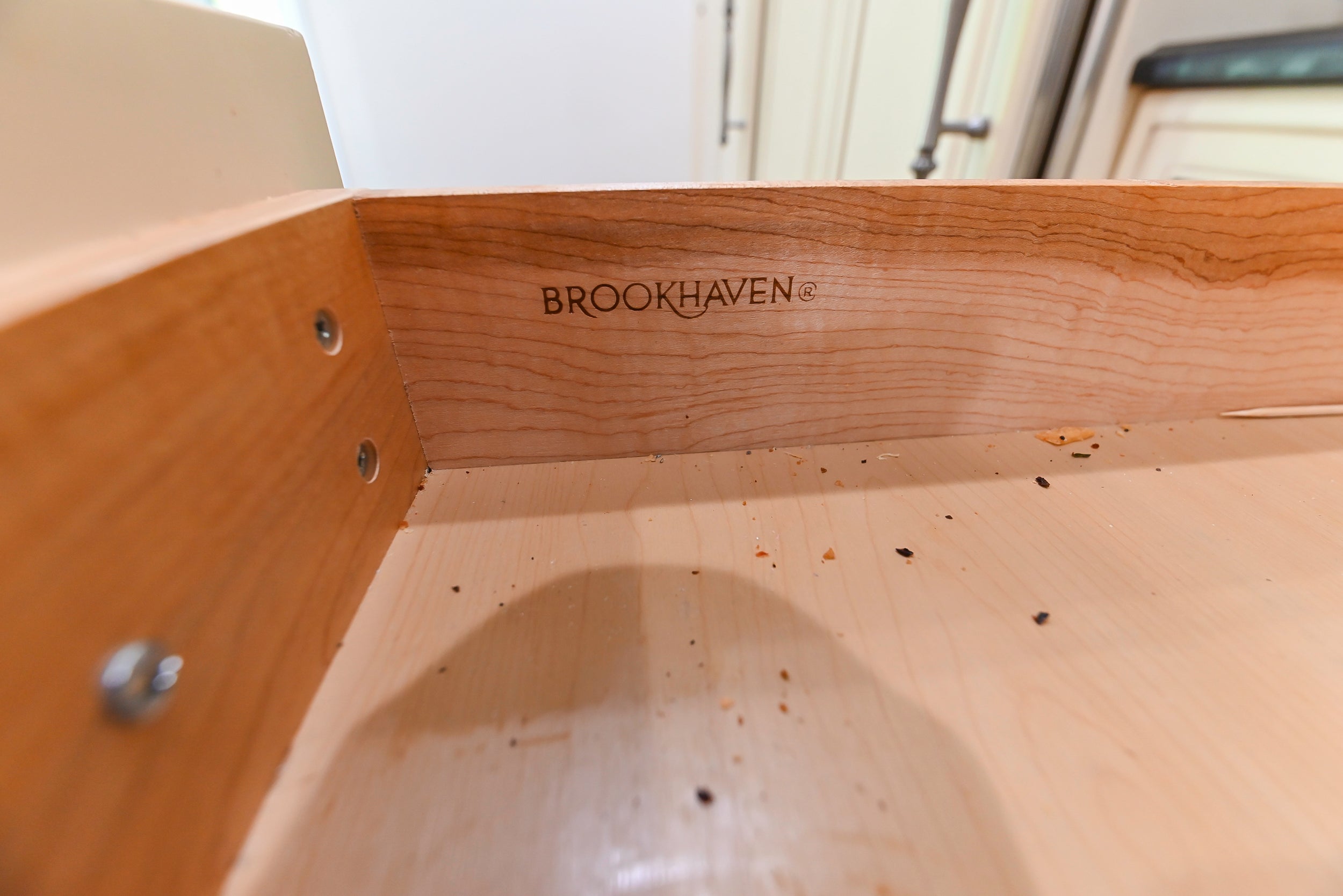 Brookhaven Beauty: Traditional Cream Kitchen with Island & Appliances