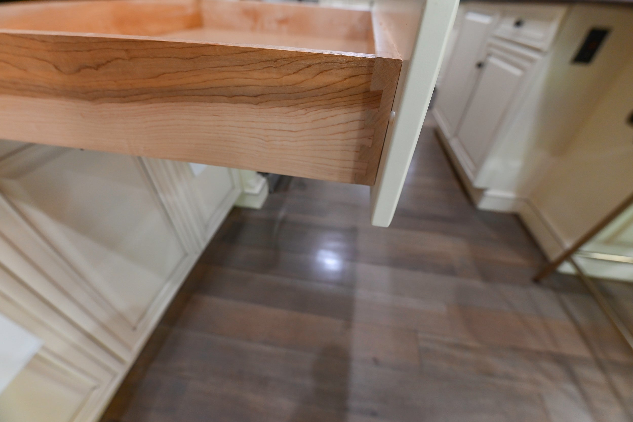 Brookhaven Beauty: Traditional Cream Kitchen with Island & Appliances