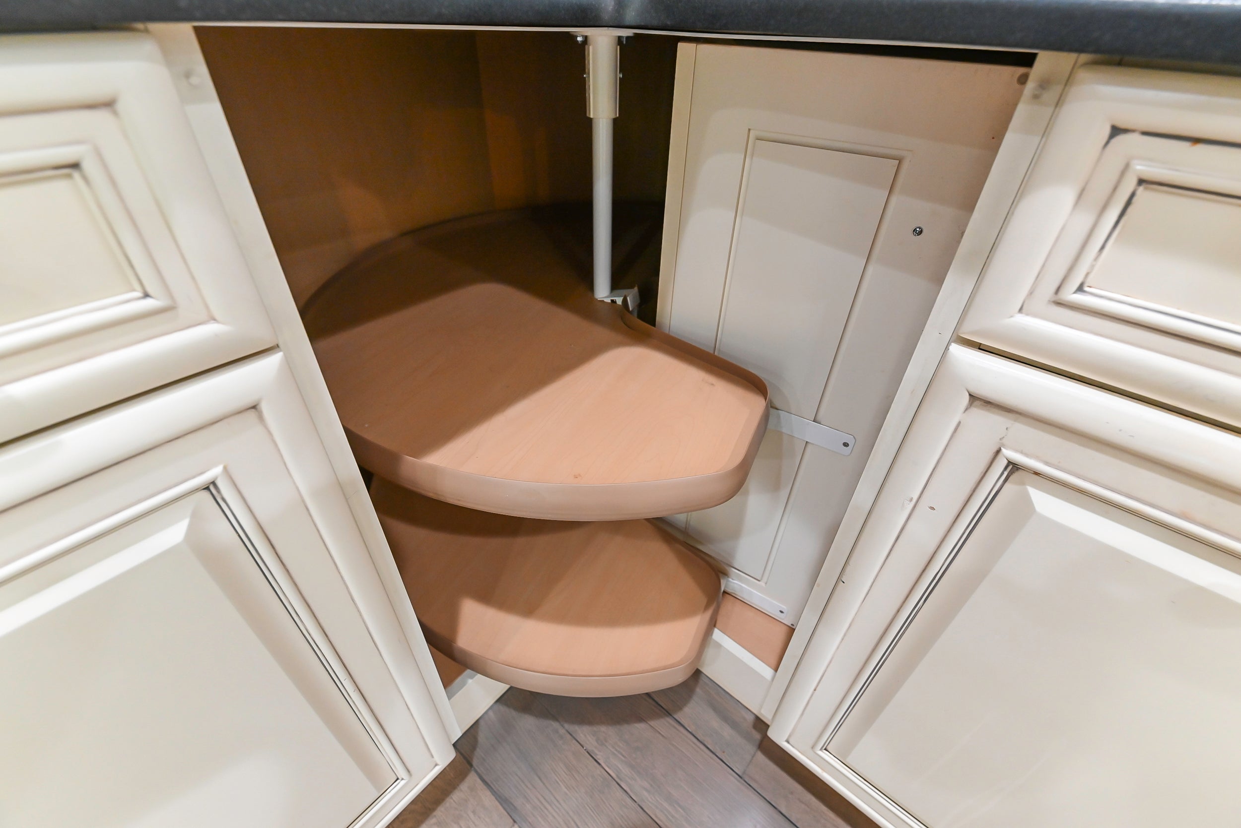 Brookhaven Beauty: Traditional Cream Kitchen with Island & Appliances