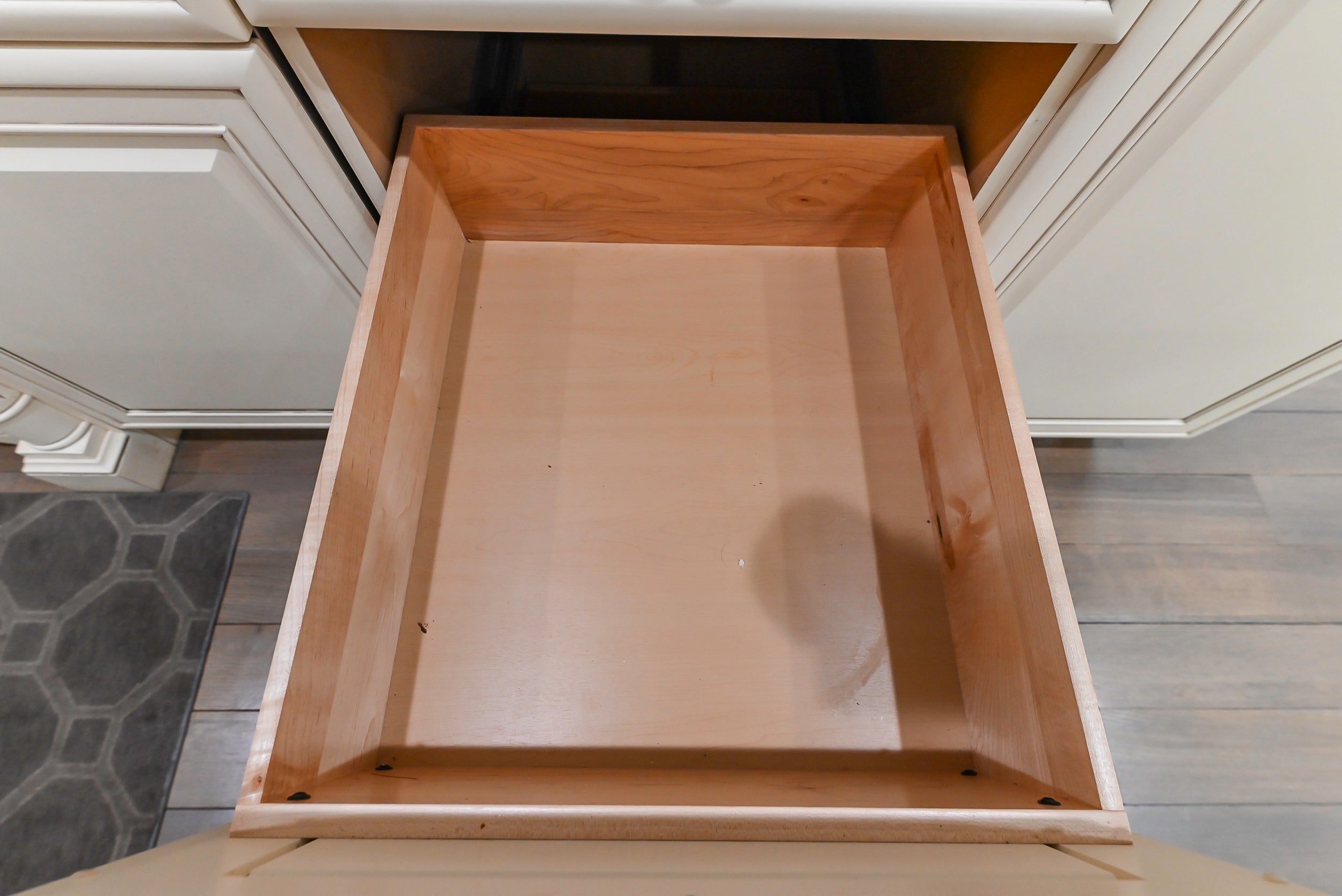 Brookhaven Beauty: Traditional Cream Kitchen with Island & Appliances