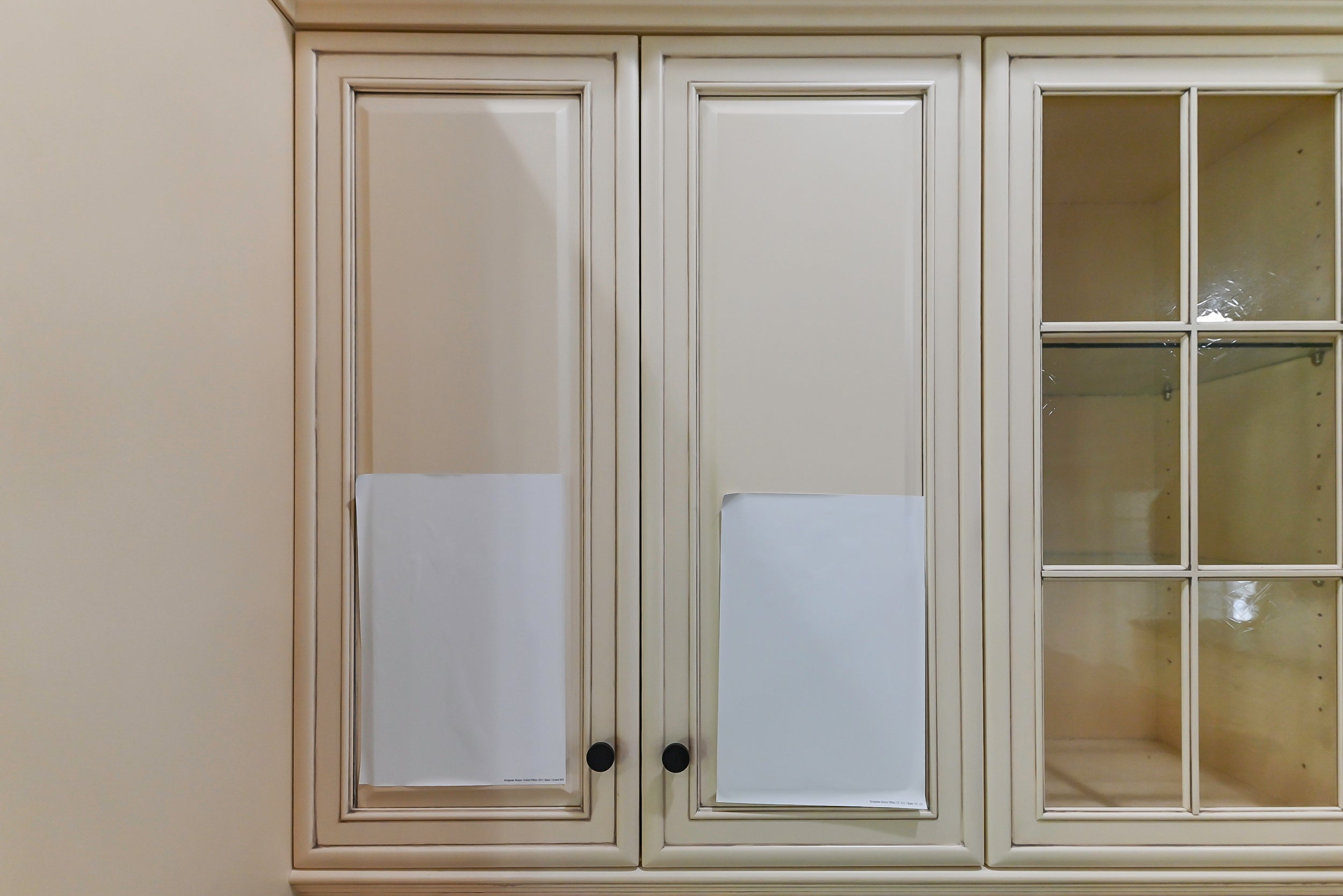 Brookhaven Beauty: Traditional Cream Kitchen with Island & Appliances