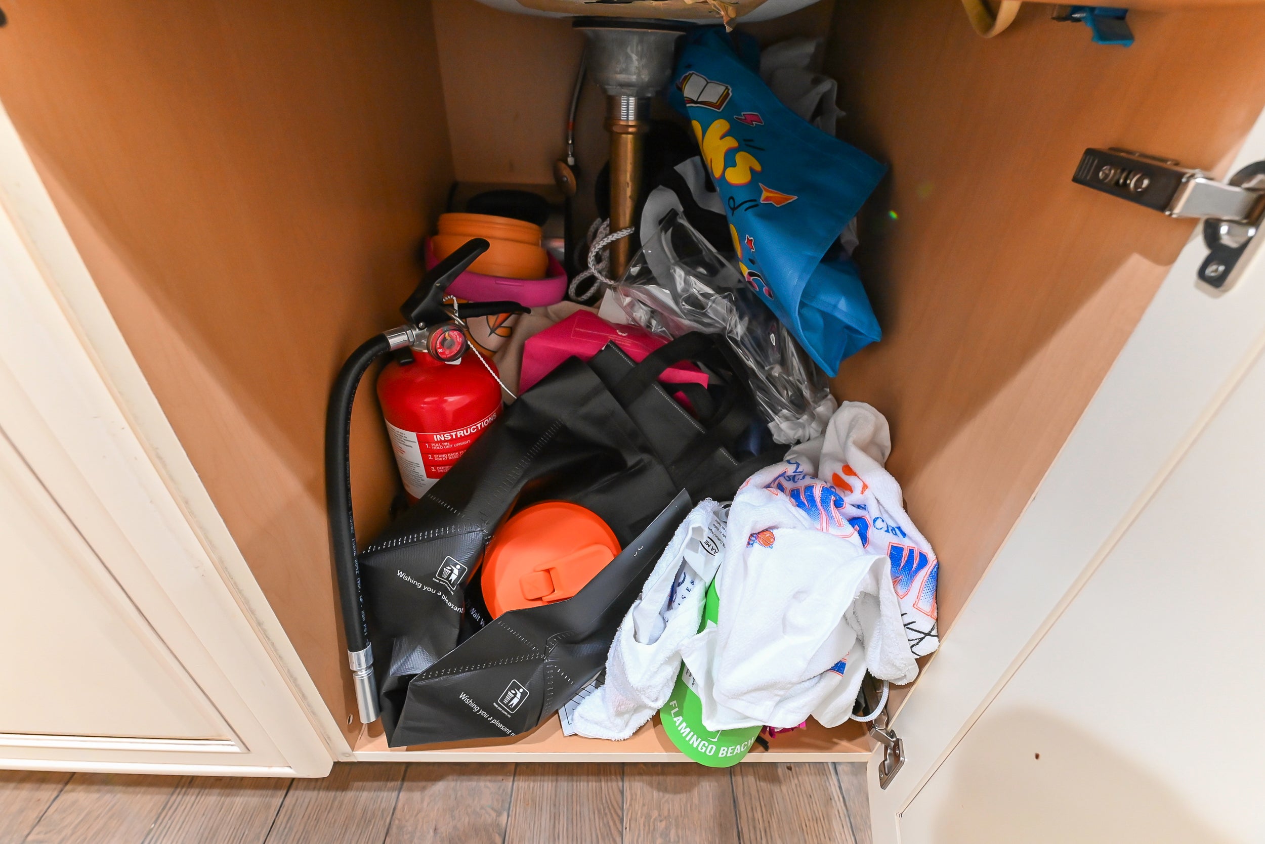 Brookhaven Beauty: Traditional Cream Kitchen with Island & Appliances