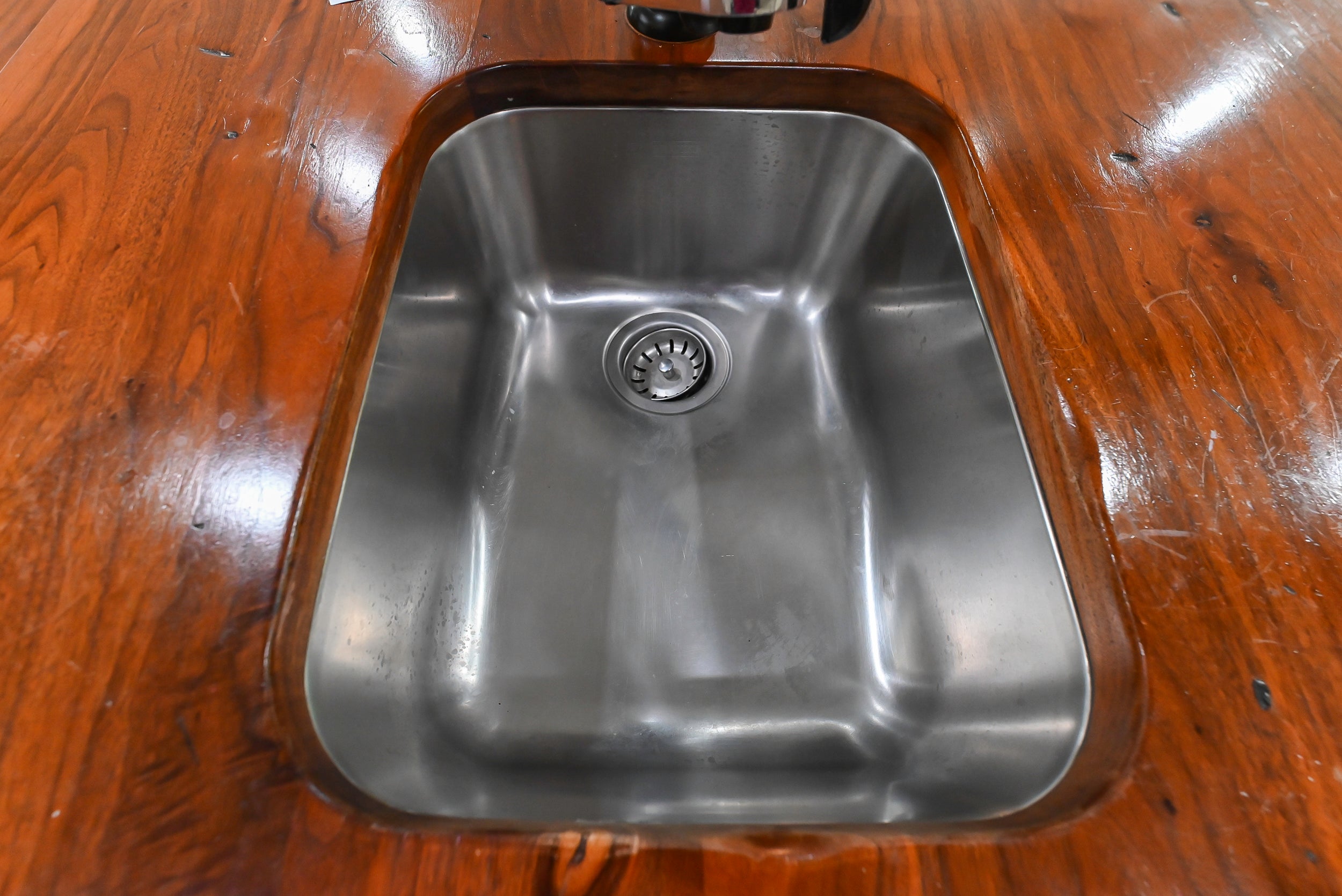 Brookhaven Beauty: Traditional Cream Kitchen with Island & Appliances