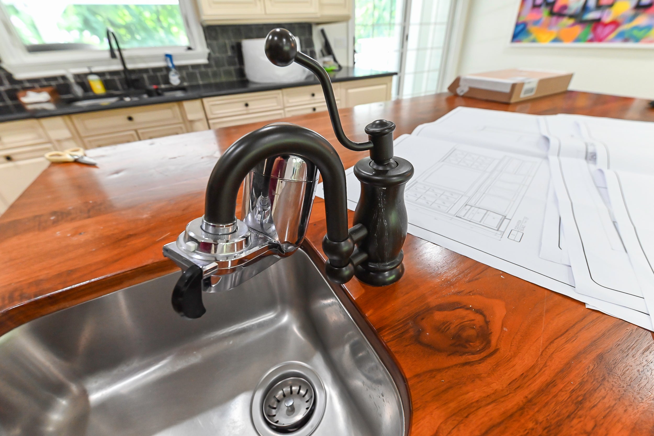 Brookhaven Beauty: Traditional Cream Kitchen with Island & Appliances