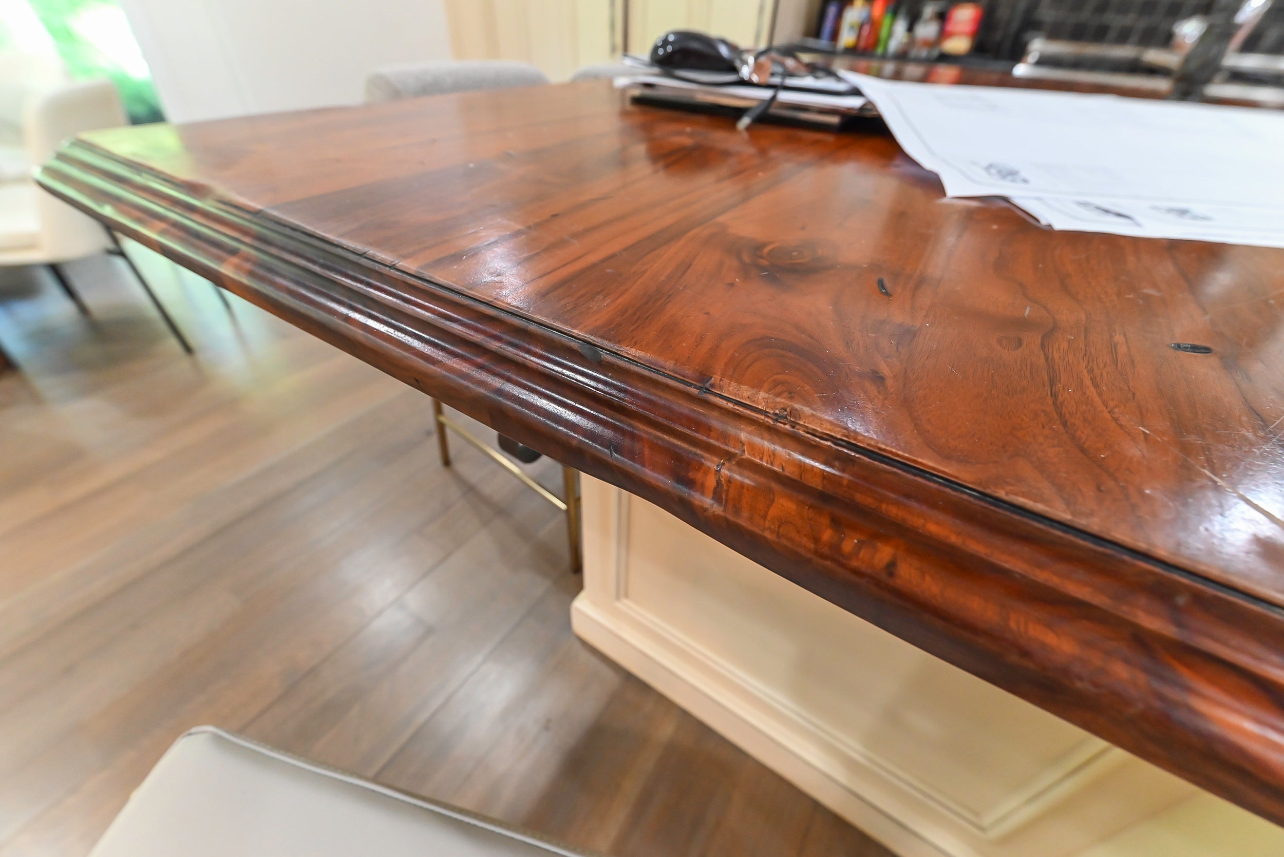 Brookhaven Beauty: Traditional Cream Kitchen with Island & Appliances