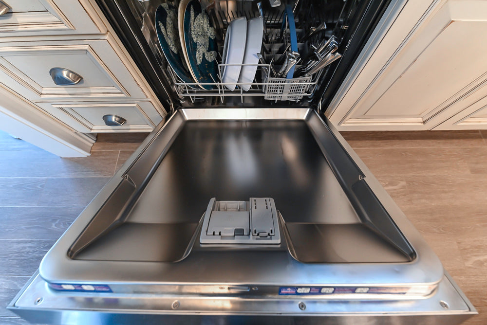 Ultimate Ultracraft: Traditional Cream Kitchen with Island & Appliances