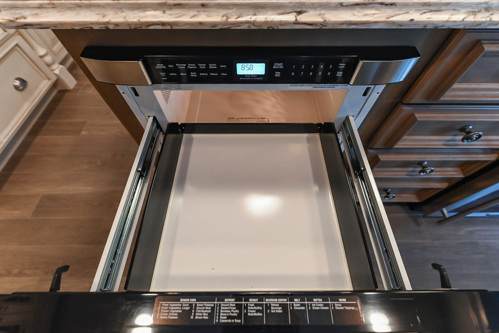 Ultimate Ultracraft: Traditional Cream Kitchen with Island & Appliances