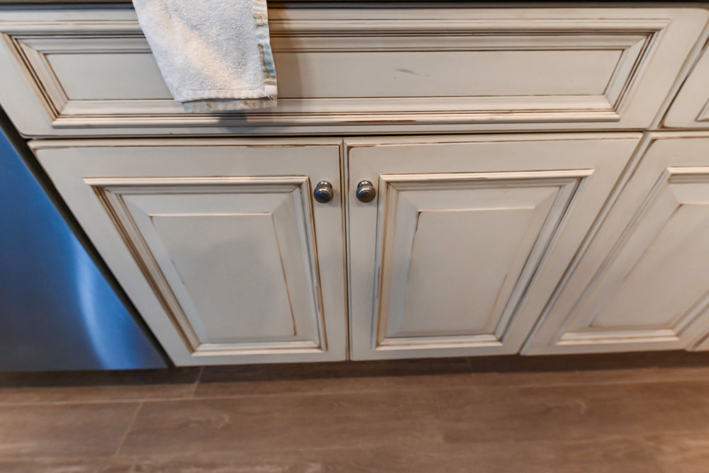 Ultimate Ultracraft: Traditional Cream Kitchen with Island & Appliances