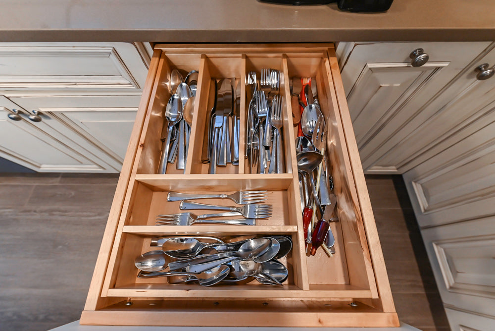 Ultimate Ultracraft: Traditional Cream Kitchen with Island & Appliances