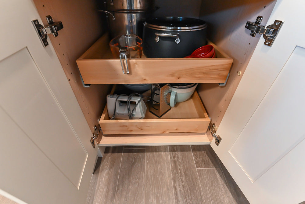 Ultimate Ultracraft: Traditional Cream Kitchen with Island & Appliances