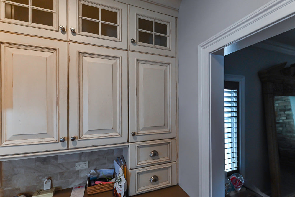 Ultimate Ultracraft: Traditional Cream Kitchen with Island & Appliances