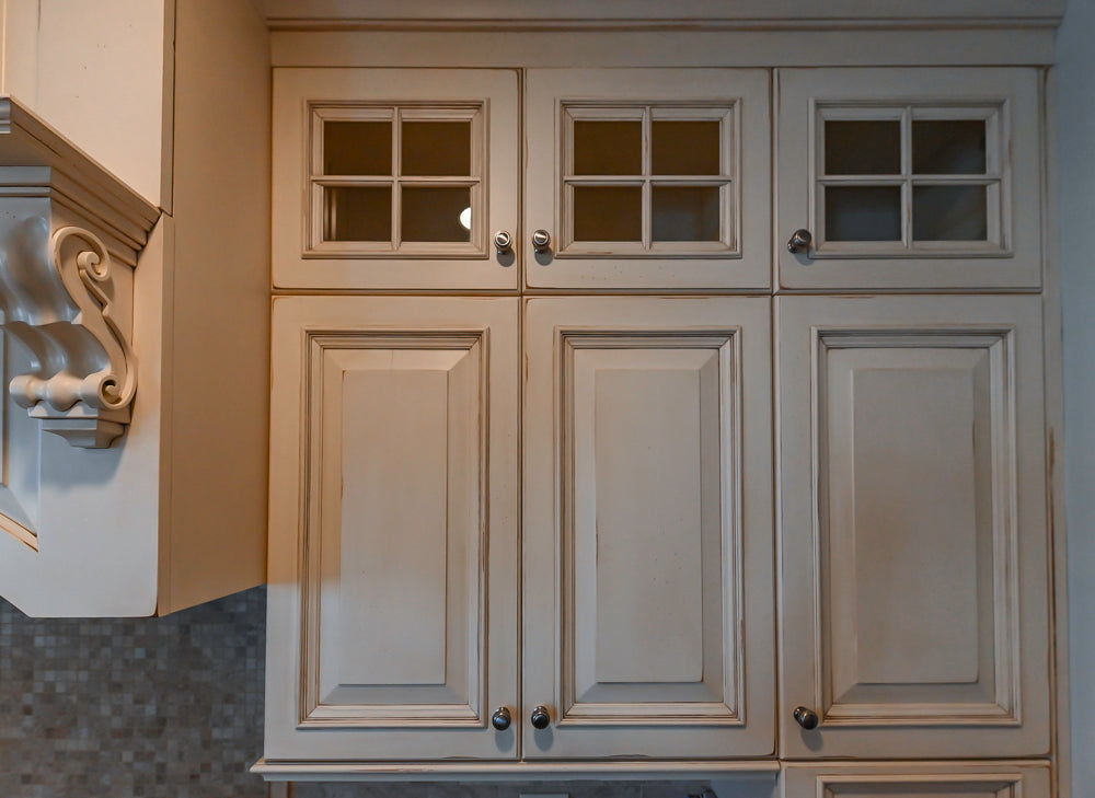 Ultimate Ultracraft: Traditional Cream Kitchen with Island & Appliances