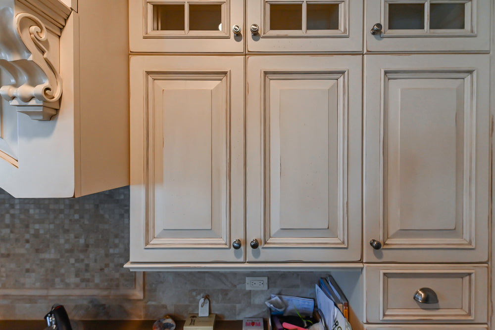 Ultimate Ultracraft: Traditional Cream Kitchen with Island & Appliances