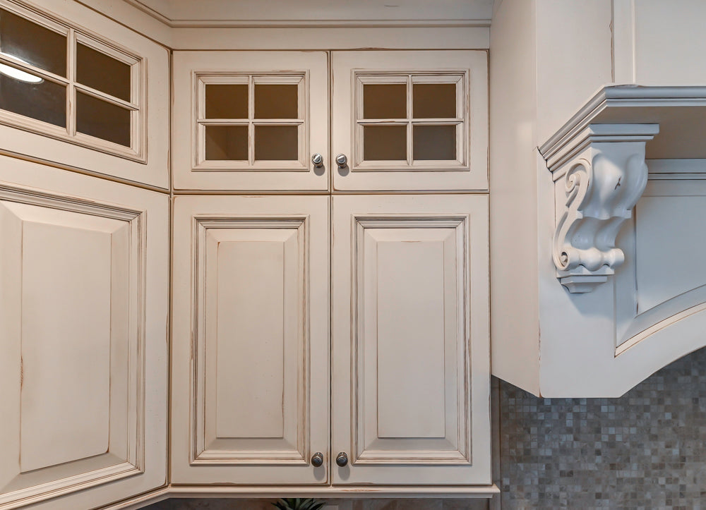 Ultimate Ultracraft: Traditional Cream Kitchen with Island & Appliances