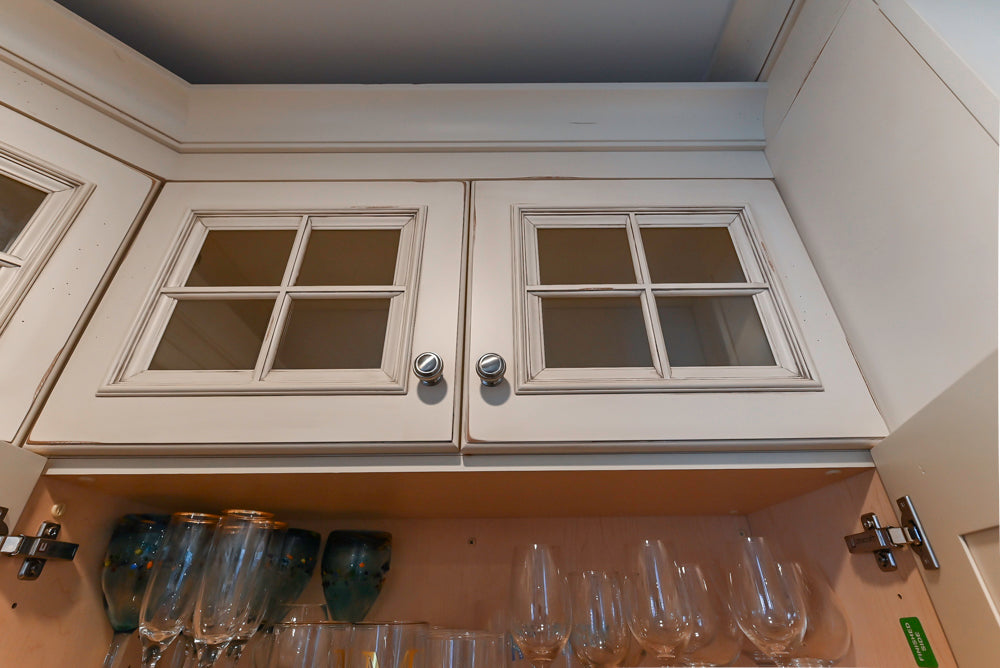 Ultimate Ultracraft: Traditional Cream Kitchen with Island & Appliances