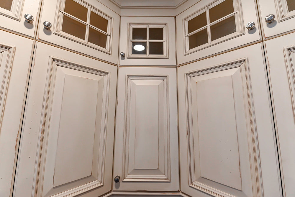 Ultimate Ultracraft: Traditional Cream Kitchen with Island & Appliances