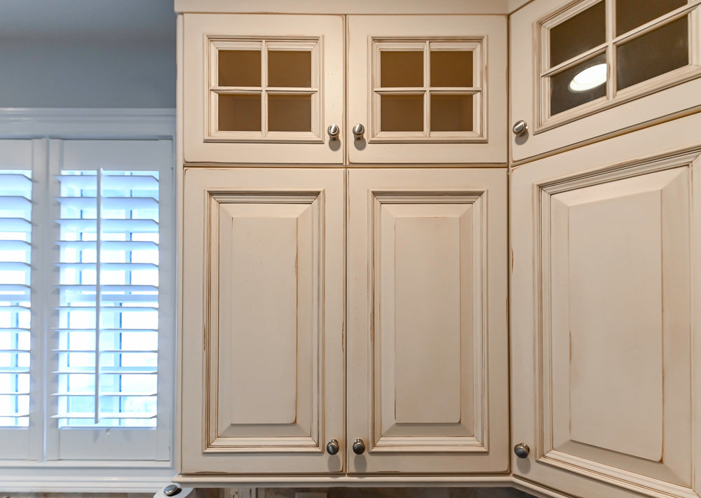 Ultimate Ultracraft: Traditional Cream Kitchen with Island & Appliances