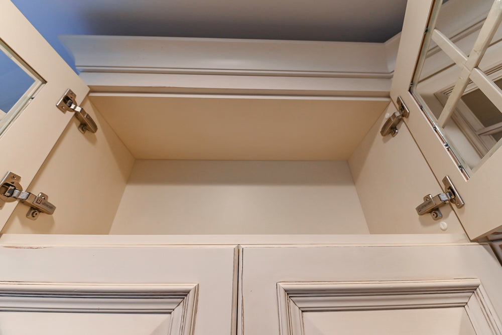 Ultimate Ultracraft: Traditional Cream Kitchen with Island & Appliances