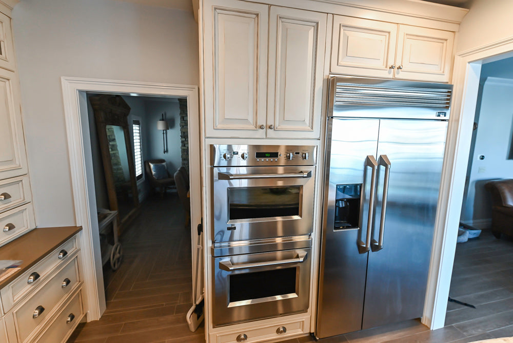 Ultimate Ultracraft: Traditional Cream Kitchen with Island & Appliances