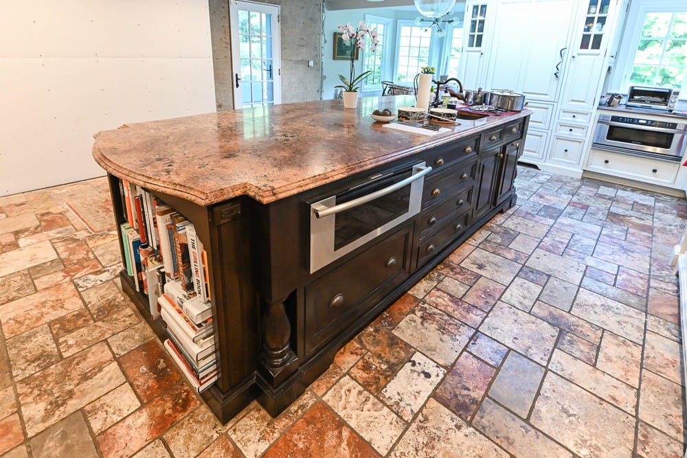 Heirloom Traditional Off-White Pre-Owned Kitchen with Island and Appliances