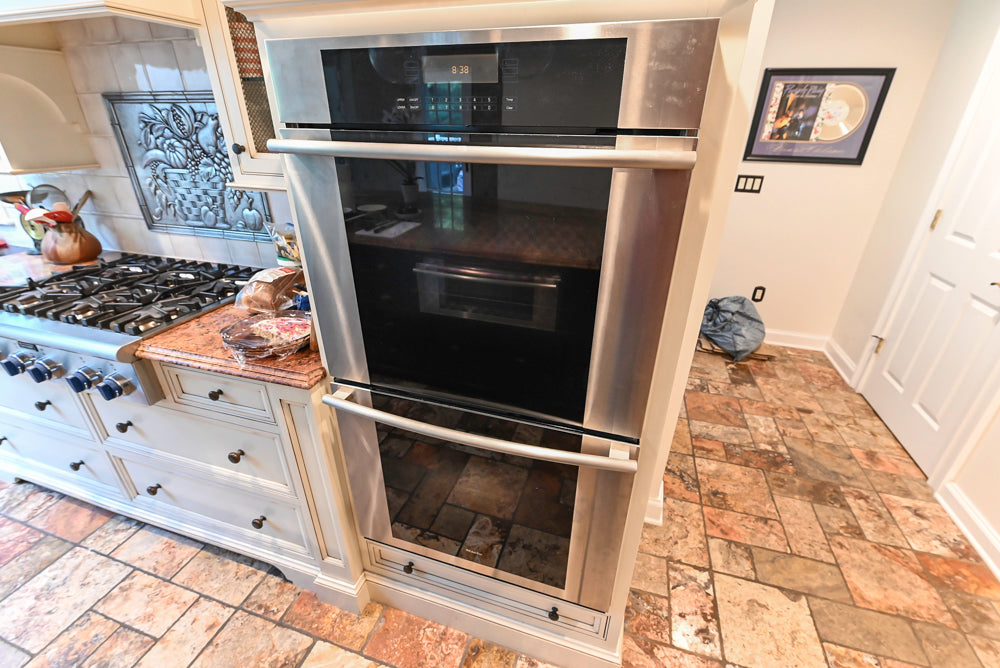 Heirloom Heritage: Traditional Off-White Kitchen with Island & Appliances