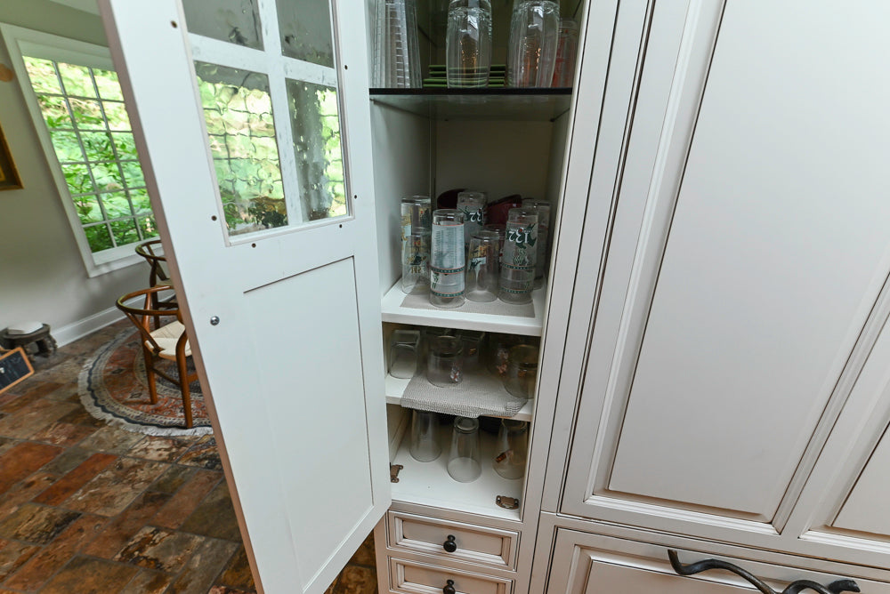 Heirloom Heritage: Traditional Off-White Kitchen with Island & Appliances