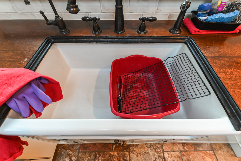 Heirloom Heritage: Traditional Off-White Kitchen with Island & Appliances