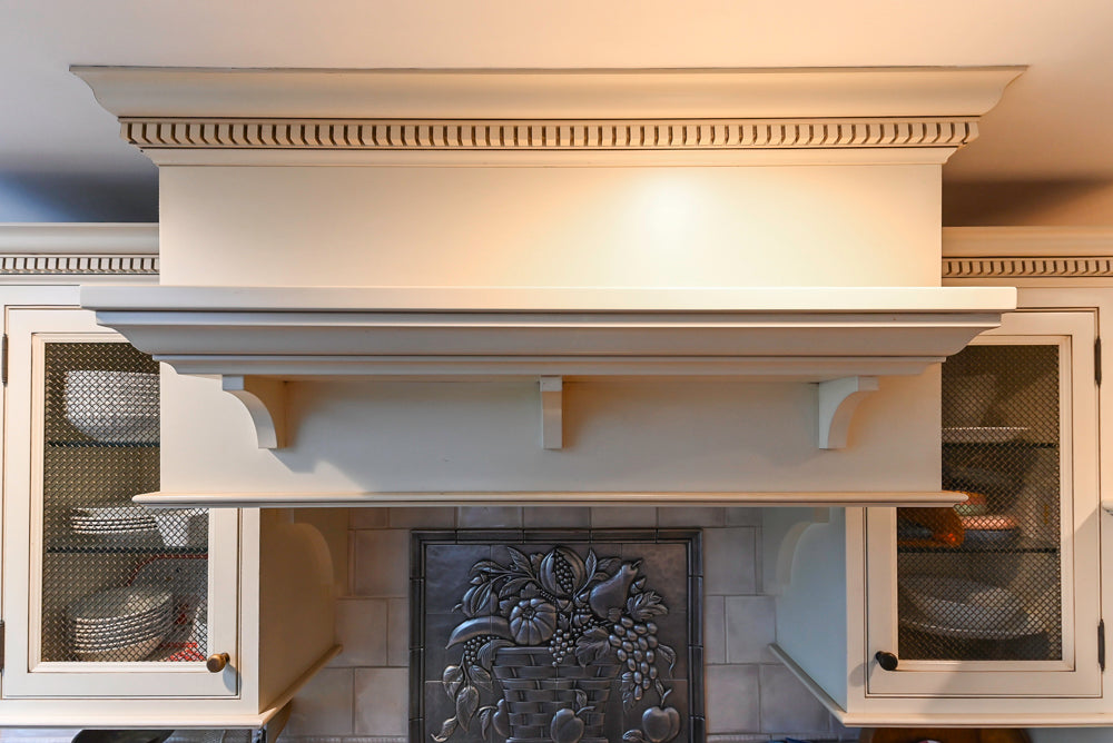 Heirloom Heritage: Traditional Off-White Kitchen with Island & Appliances