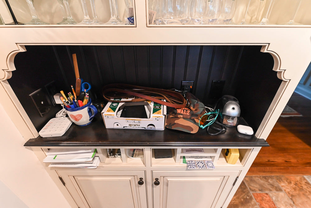 Heirloom Heritage: Traditional Off-White Kitchen with Island & Appliances