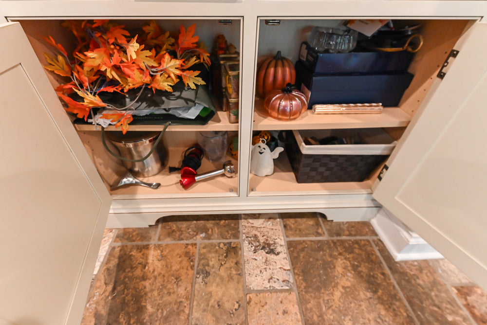 Heirloom Heritage: Traditional Off-White Kitchen with Island & Appliances