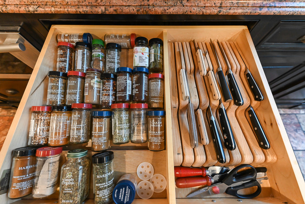 Heirloom Heritage: Traditional Off-White Kitchen with Island & Appliances